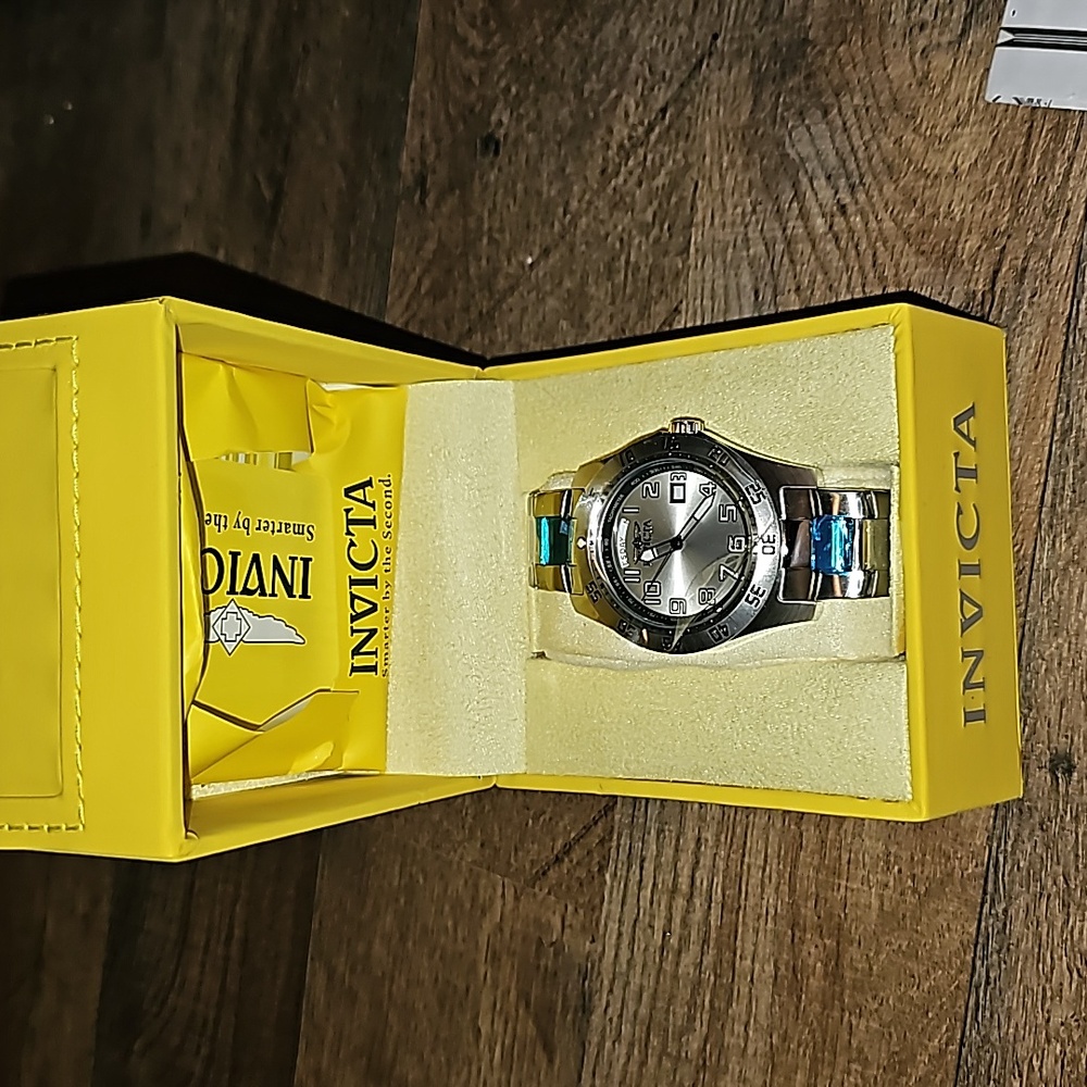 NWT Men's INVICTA Watch